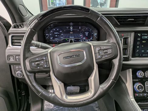 Used 2023 GMC Yukon XL Denali w/ Denali Reserve Package image 18