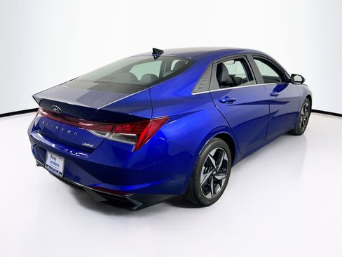 Used 2023 Hyundai Elantra Limited w/ Cargo Package FWD image 5