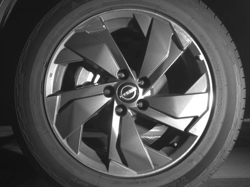 Used 2025 Nissan Rogue SV FWD image 12