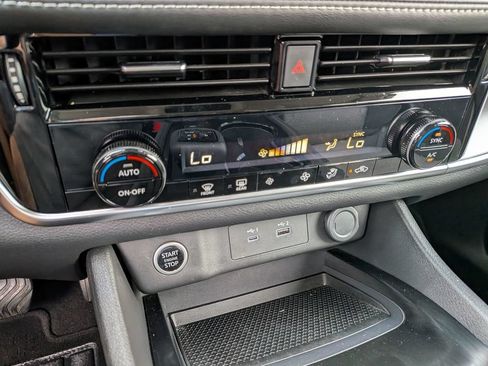 Certified 2022 Nissan Rogue SV FWD image 21