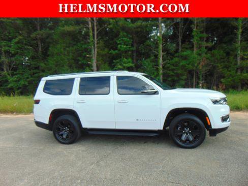 Certified 2025 Jeep Wagoneer 4WD image 7