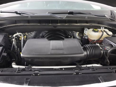 Used 2023 Chevrolet Suburban Premier image 22