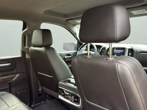 Used 2020 GMC Sierra 1500 SLT RWD image 28