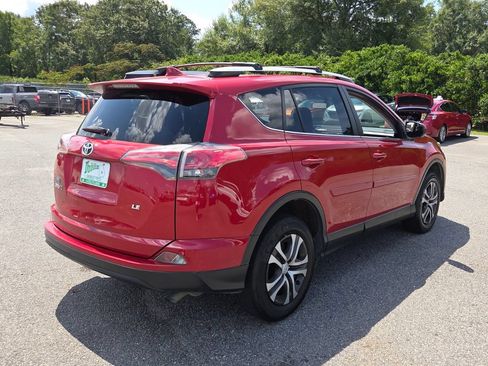 Used 2016 Toyota RAV4 LE FWD image 10