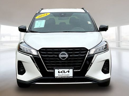 Used 2024 Nissan Kicks SR FWD image 2