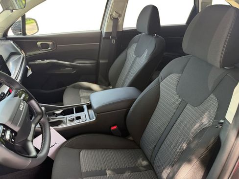 New 2026 Kia Sorento LX FWD image 11