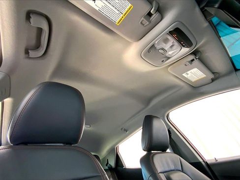 Used 2019 Chevrolet Bolt Premier w/ Infotainment Package image 27