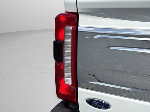 Used 2017 Ford F250 King Ranch w/ King Ranch Ultimate Package AWD/4WD image 19