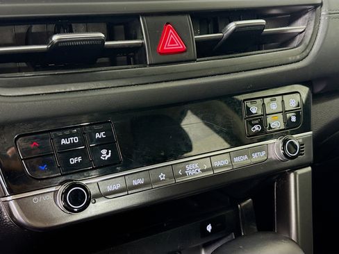 Used 2025 Kia Seltos EX w/ EX Sunroof Package image 19