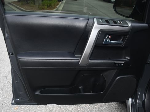Used 2024 Toyota 4Runner Limited AWD/4WD image 10