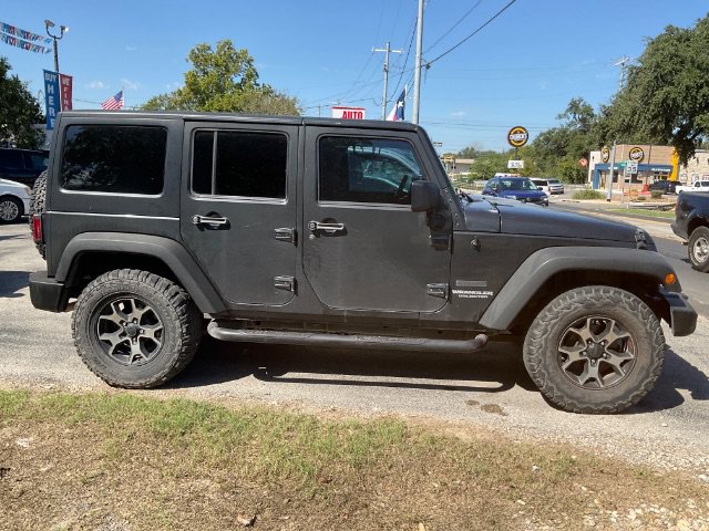 Used 2010 Jeep Wrangler Unlimited Sport AWD/4WD image 4