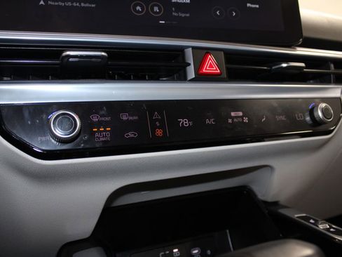 Used 2024 Kia Sorento SX image 52