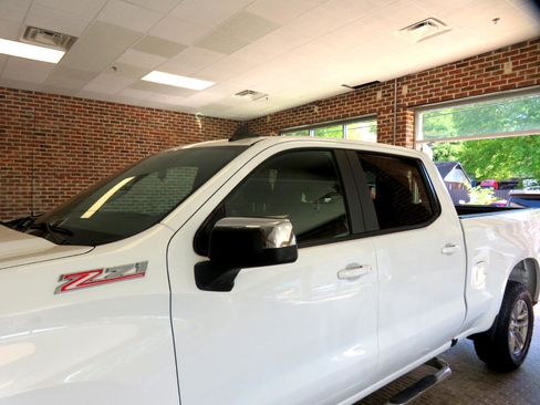 Used 2019 Chevrolet Silverado 1500 LT w/ Z71 Off-Road Package image 72