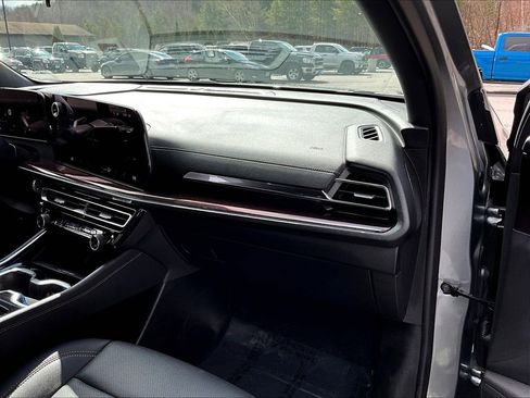 Used 2026 Chevrolet Traverse Z71 w/ LPO, Floor Liner Package image 13