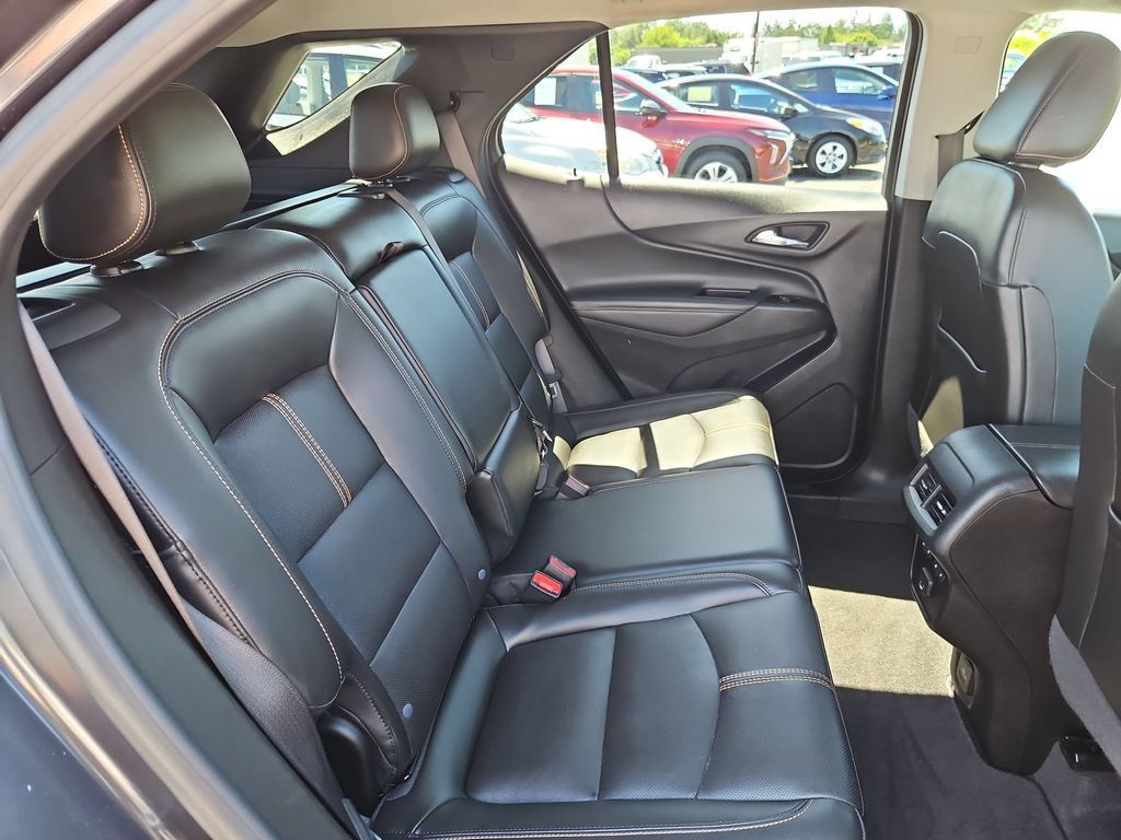 Used 2022 Chevrolet Equinox Premier AWD/4WD image 27