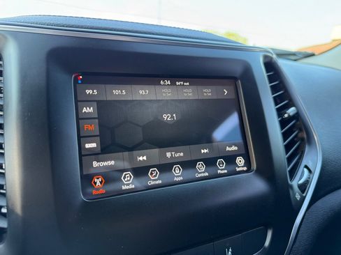 Used 2021 Jeep Cherokee Latitude Plus image 30