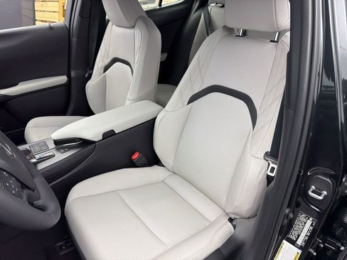 New 2026 Lexus UX 300h AWD image 15