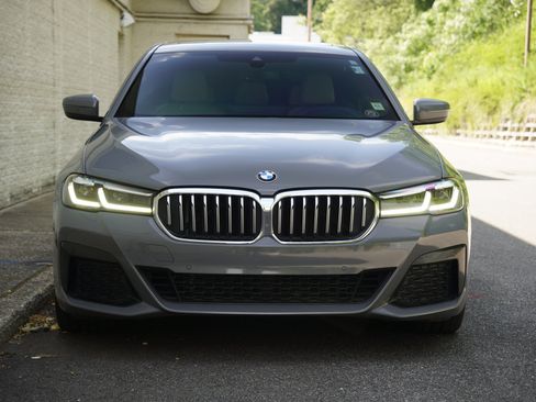 Used 2021 BMW 530i w/ M Sport Package RWD image 10