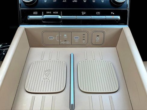 Used 2025 Hyundai Santa Fe Limited image 24