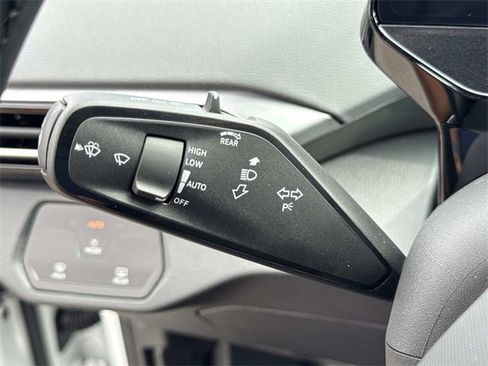 New 2025 Volkswagen ID.4 Pro image 23