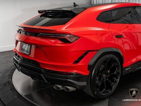 Used 2023 Lamborghini Urus Performante AWD/4WD image 24