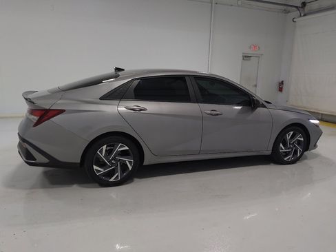 Used 2025 Hyundai Elantra Sport FWD image 10
