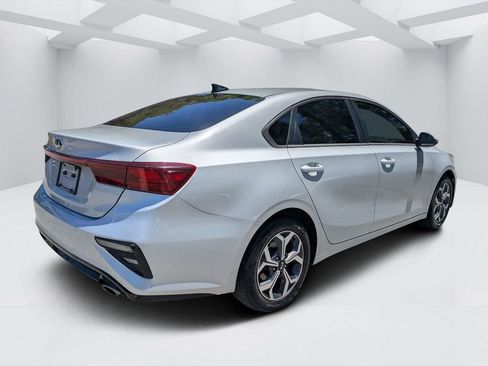 Used 2021 Kia Forte LXS FWD image 3