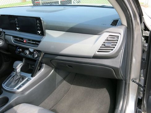 Used 2024 Kia Seltos LX AWD/4WD image 12