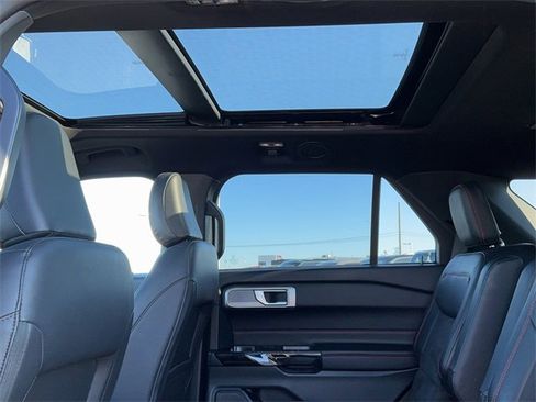 Used 2023 Ford Explorer ST-Line w/ Class IV Trailer Tow Package image 23