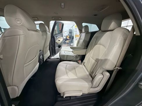 Used 2021 Buick Enclave Essence w/ Sound and Sites Package image 11