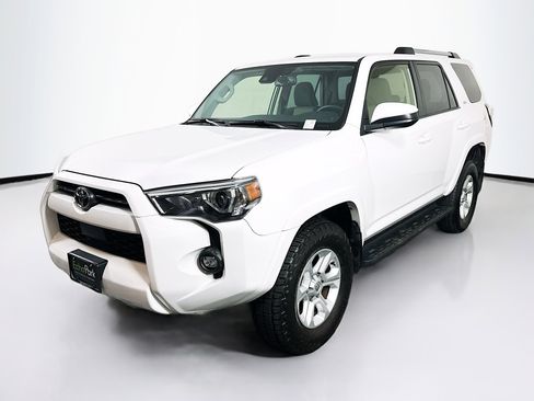 Used 2024 Toyota 4Runner SR5 image 3