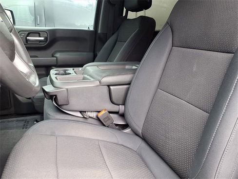 Used 2019 Chevrolet Silverado 1500 Custom w/ Custom Value Package image 4