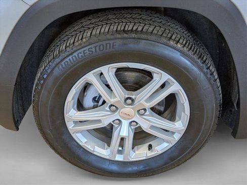 Used 2024 GMC Terrain SLE AWD/4WD image 25