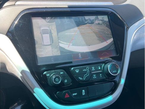 Used 2018 Chevrolet Bolt Premier w/ Driver Confidence II Package FWD image 29