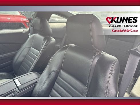 Used 2010 Ford Mustang Coupe RWD image 16