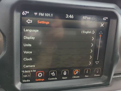 Used 2019 Jeep Wrangler Unlimited Sahara w/ Uconnect 4C Nav & Sound Group AWD/4WD image 24