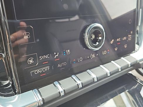 Certified 2025 GMC Yukon Denali image 19