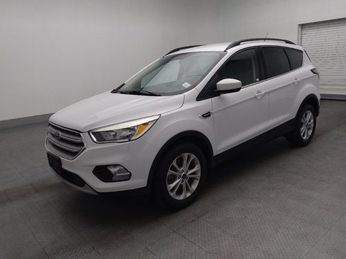 Used 2018 Ford Escape SE image 2