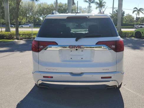 Used 2017 GMC Acadia Denali w/ Technology Package AWD/4WD image 4