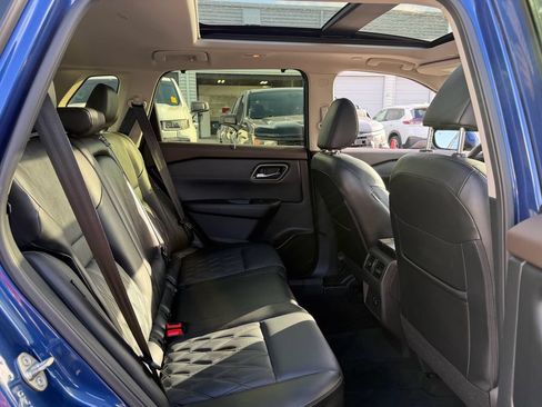 Certified 2023 Nissan Rogue Platinum FWD image 16