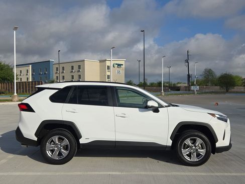 Used 2025 Toyota RAV4 XLE image 2