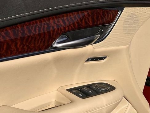 Used 2018 Cadillac XT5 Luxury w/ Driver Awareness Package image 24