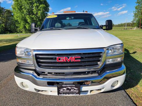 Used 2007 GMC Sierra 3500 SLT w/ Heavy-Duty Power Package AWD/4WD image 3