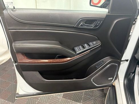 Used 2020 GMC Yukon XL SLT AWD/4WD image 25