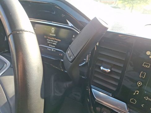 Used 2024 GMC Sierra 1500 SLT image 14