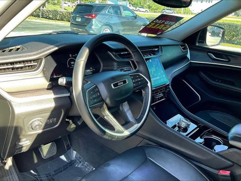 Used 2021 Jeep Grand Cherokee L Limited image 13