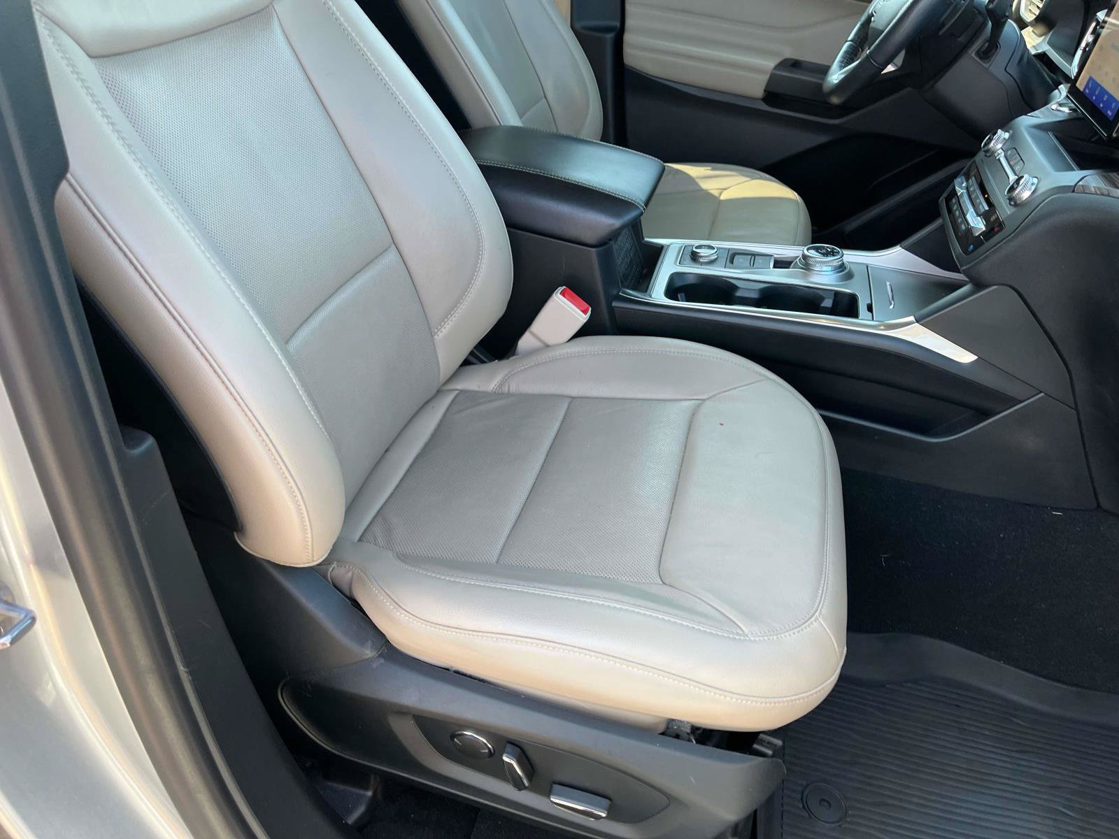 Used 2020 Ford Explorer Limited AWD/4WD image 28