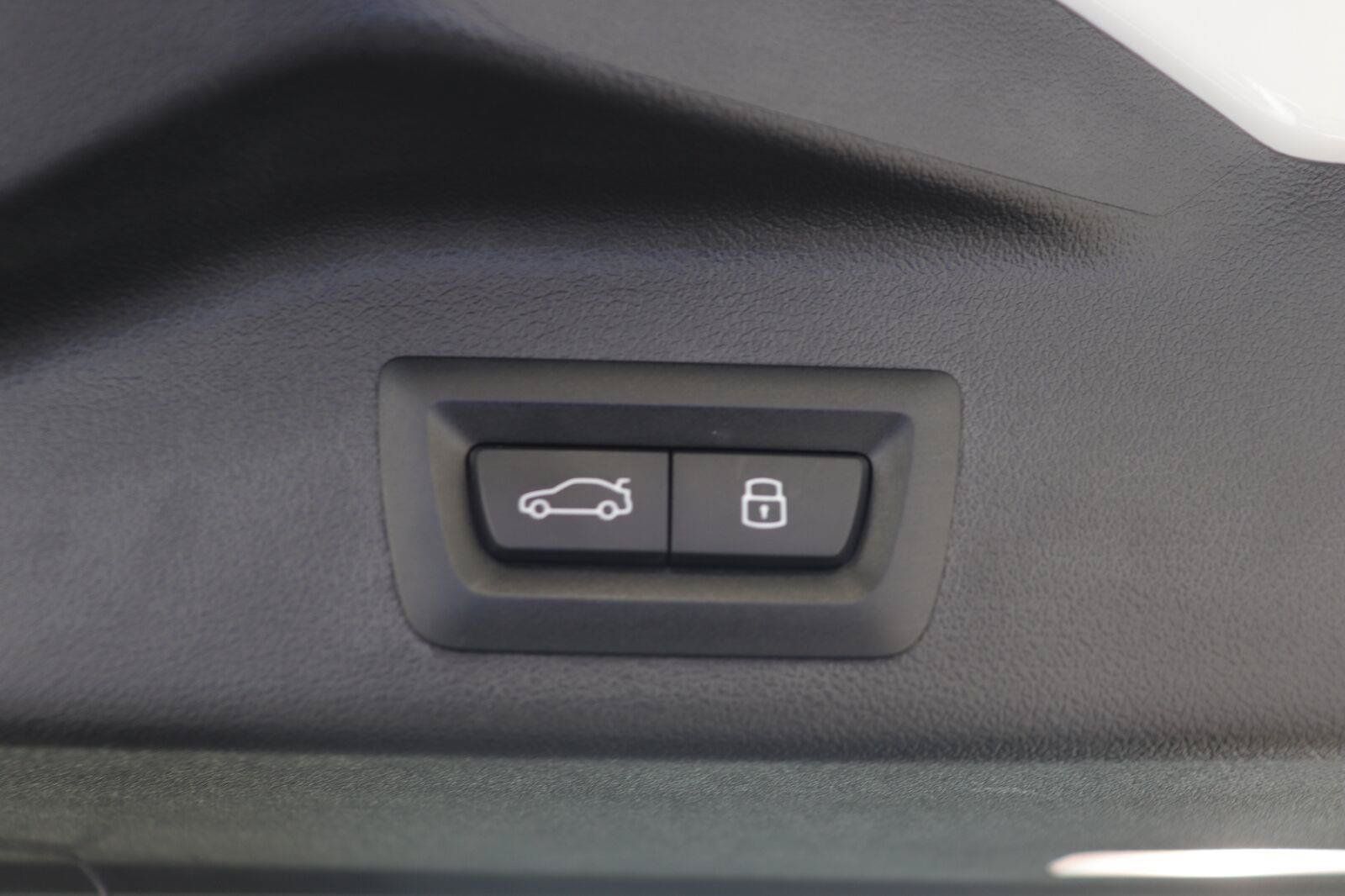 Used 2024 BMW X5 xDrive50e AWD/4WD image 19