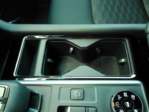 Used 2024 Nissan Pathfinder SV image 49