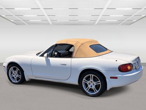 Used 2004 MAZDA MX-5 Miata LS RWD image 3
